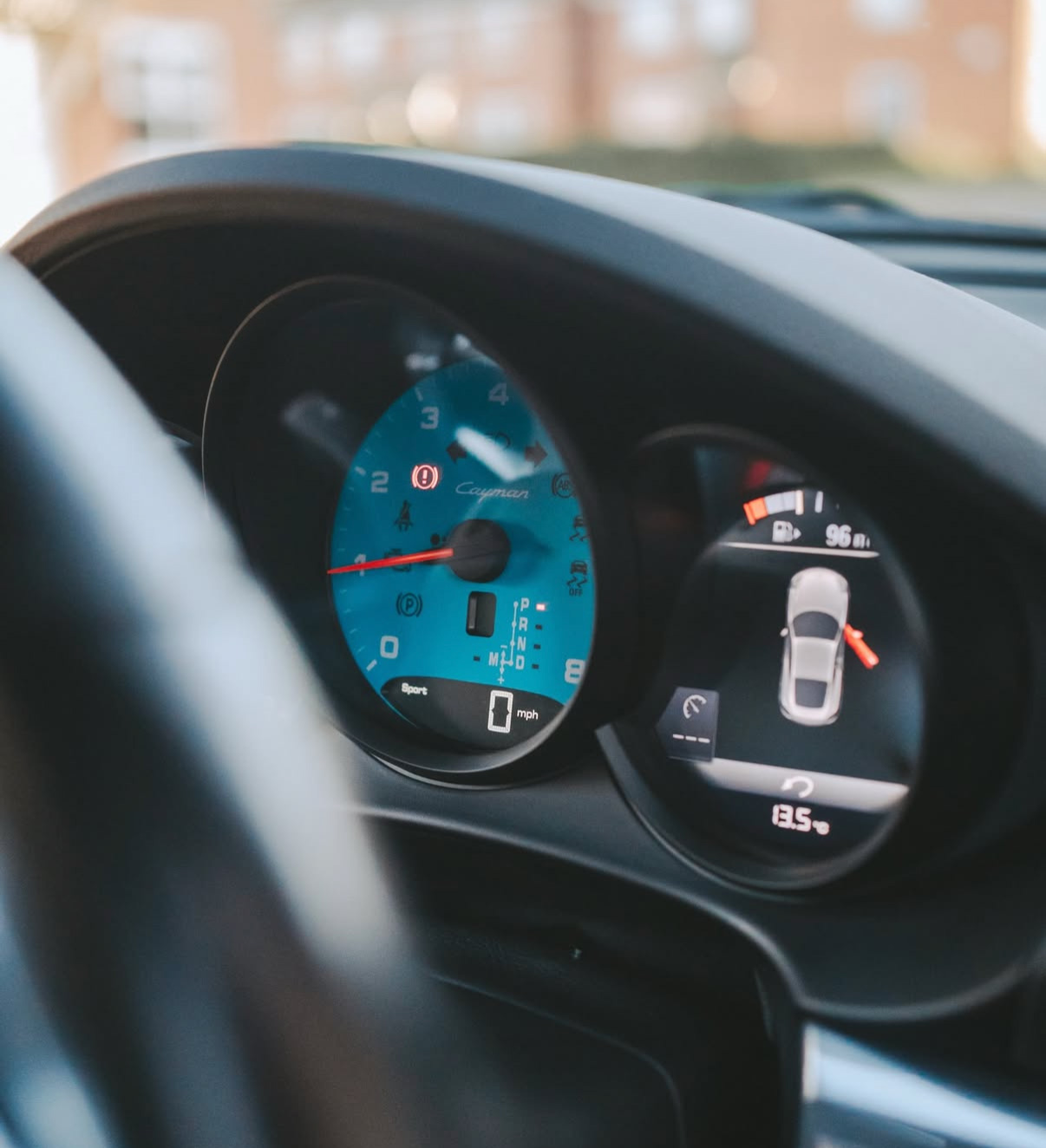 Porsche-718-Cayman-Miami-blue---interior