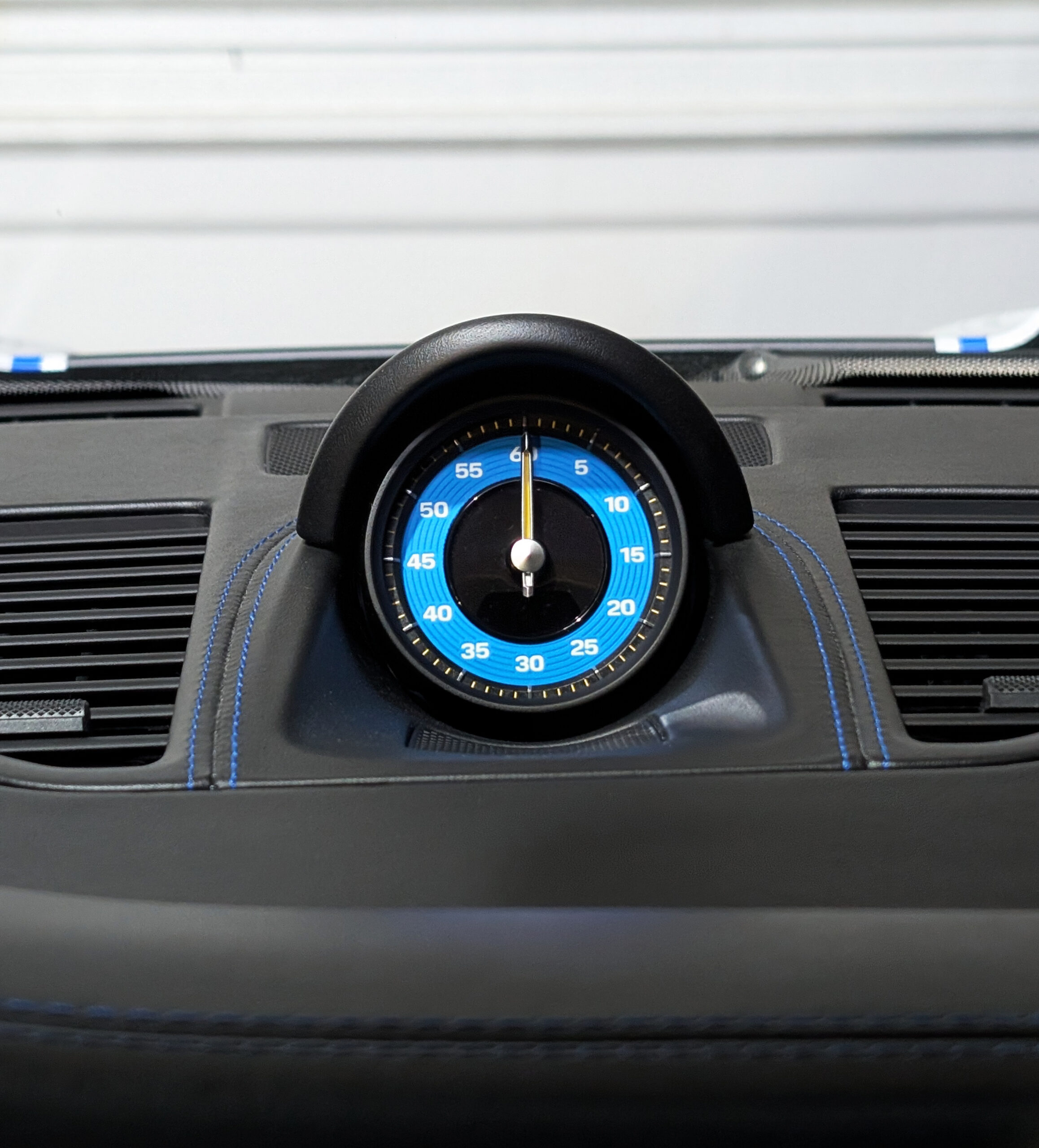 Porsche-911-992-sport-chrono---shark-blue