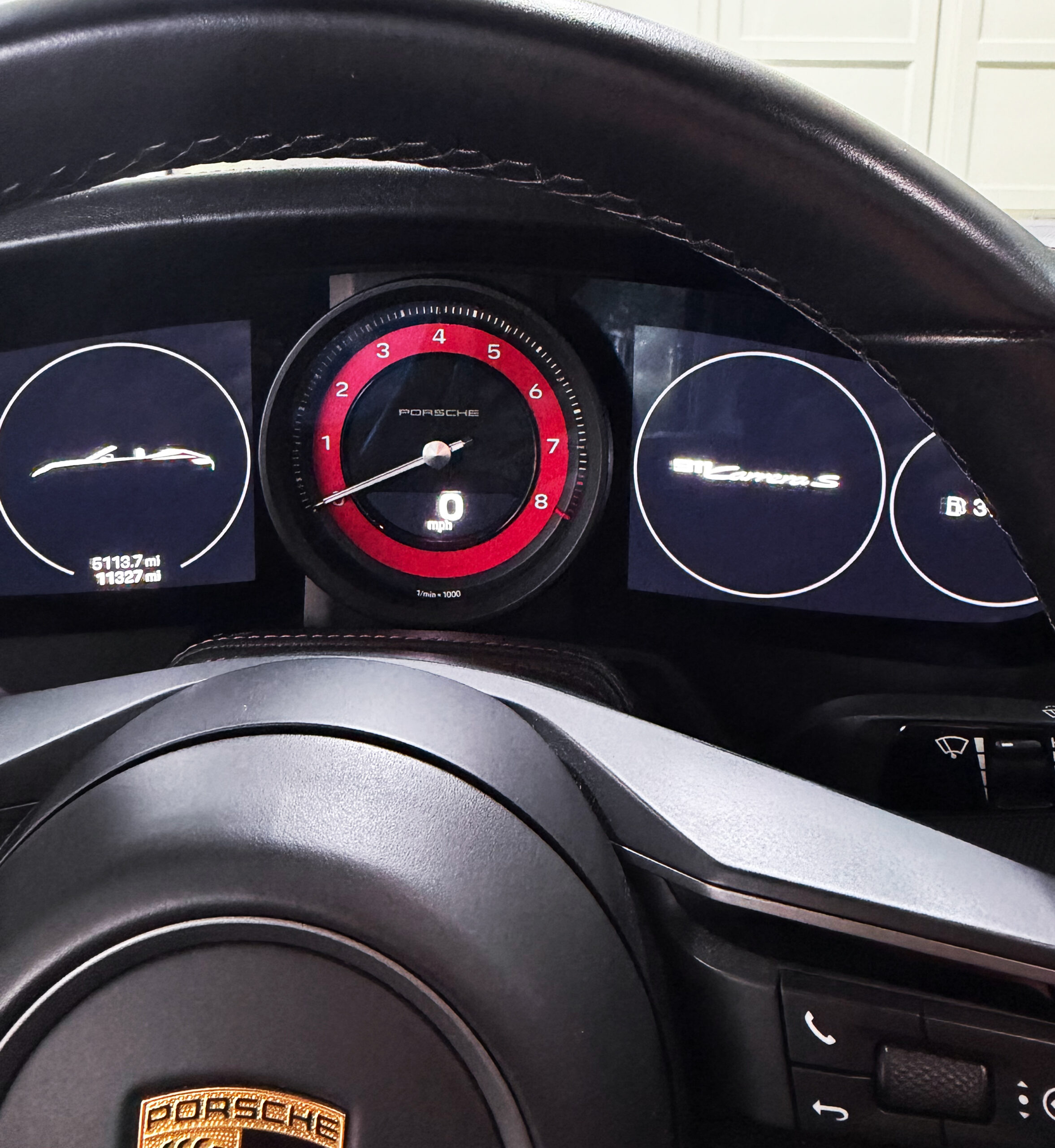 Porsche-911-992-interior---dashboard---red-gauge-face-tachometer