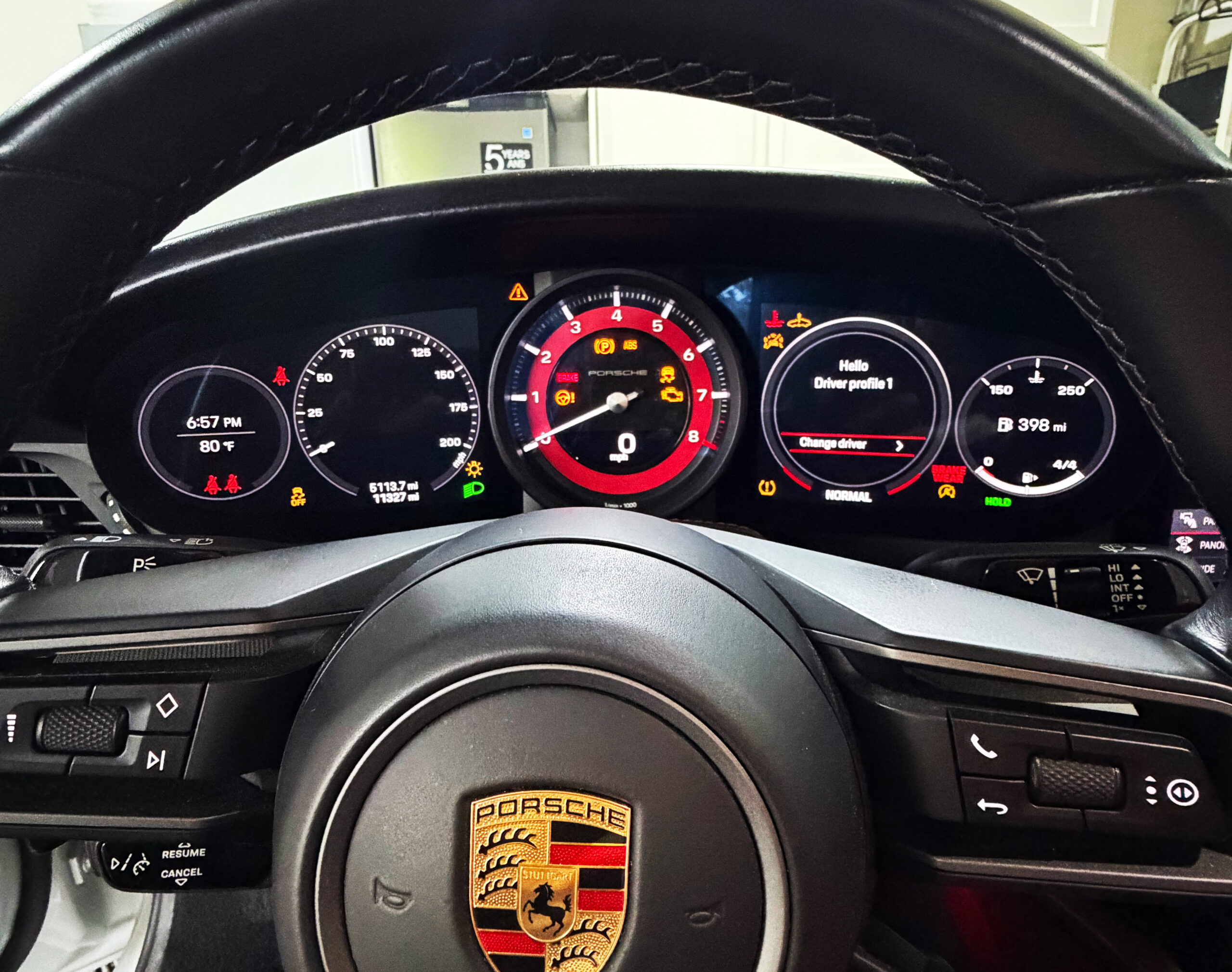 Porsche-911-carrera-s-992-interior---dashboard---red-gauge-face-tachometer-dial