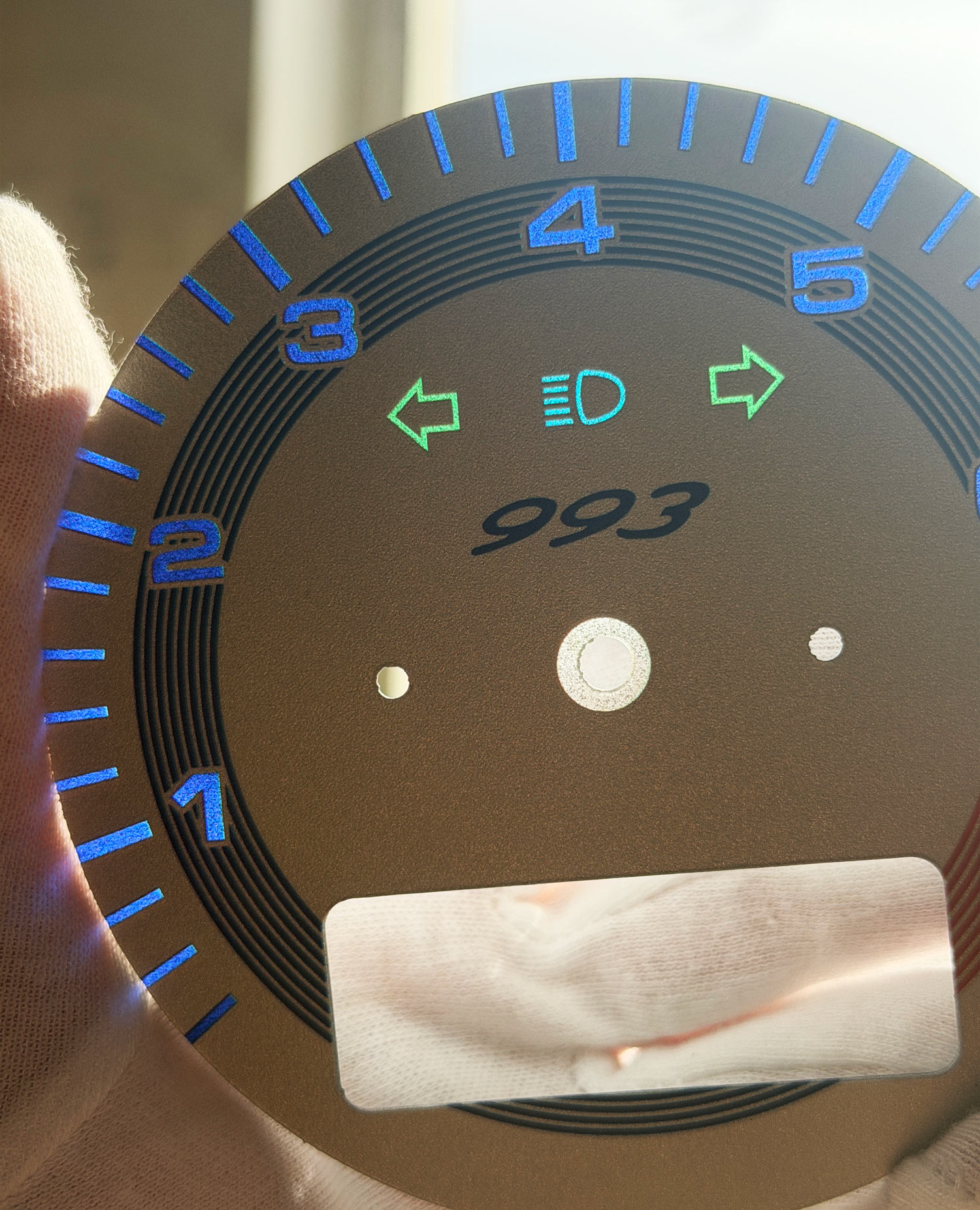 Porsche-993-matallic--tachometer