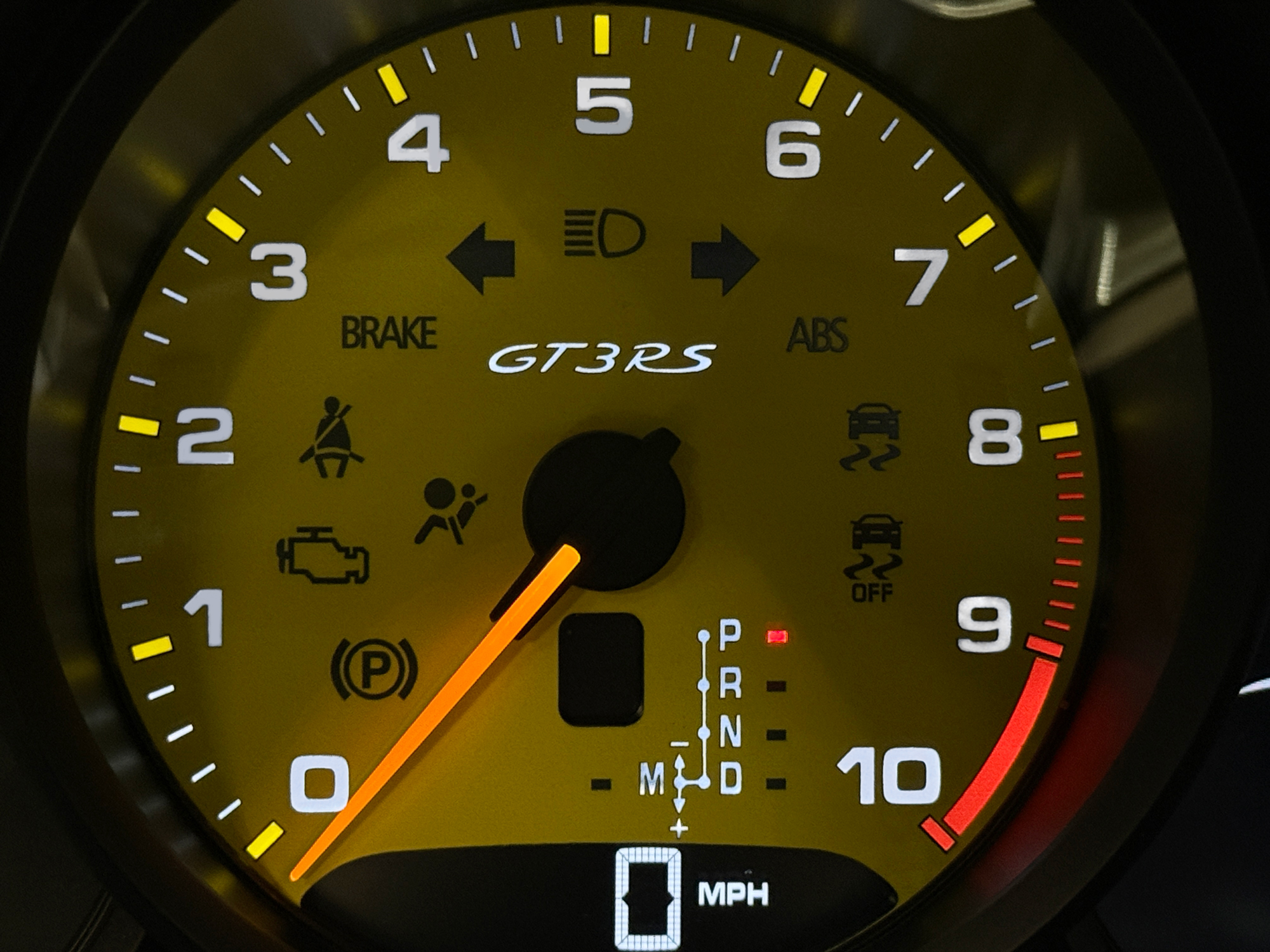 Porsche-991-GT3RS-gauge-face-tachometer---yellow-closeup