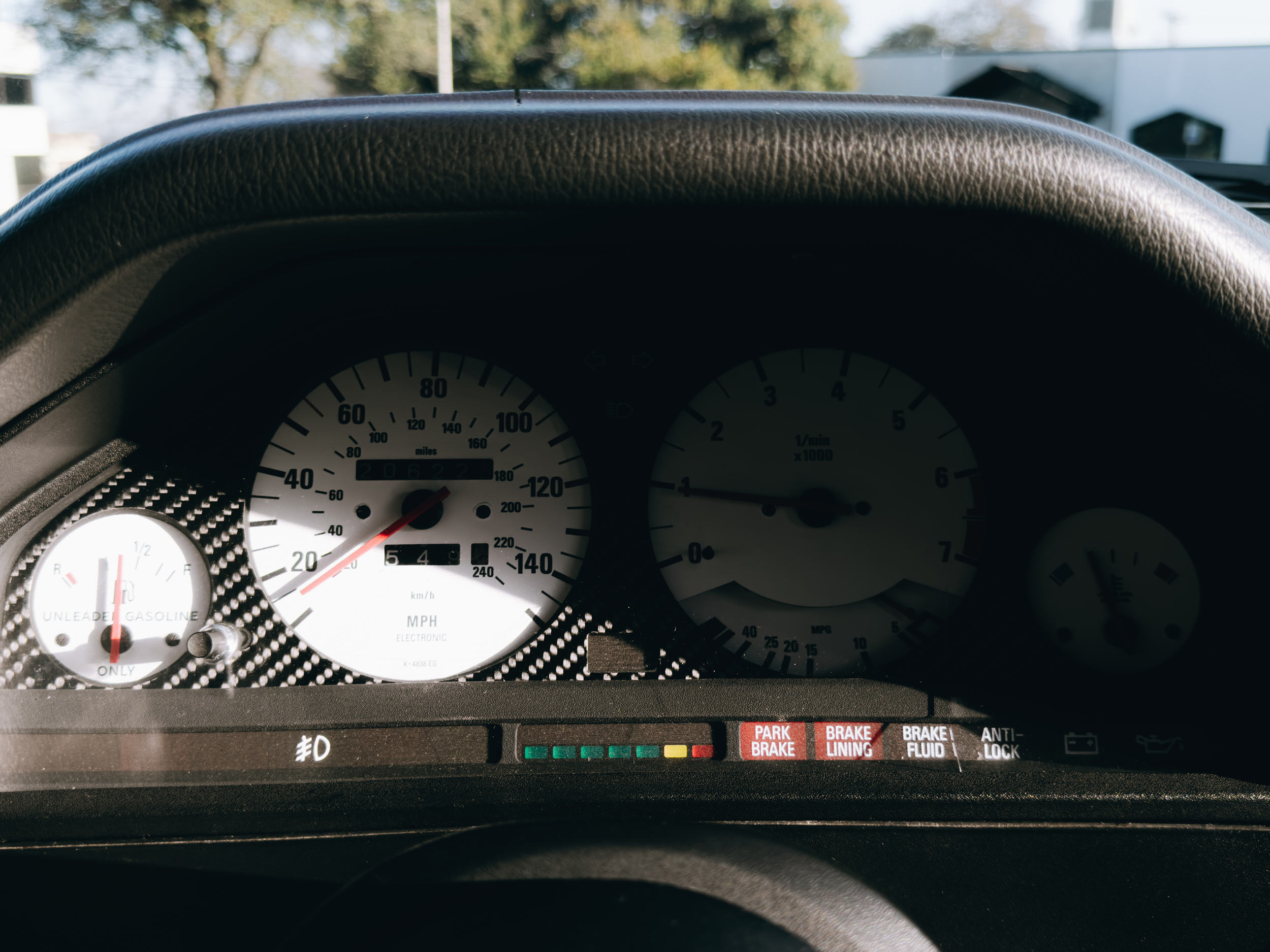 BMW-E30-white-gauge-faces--dashboard-cluster