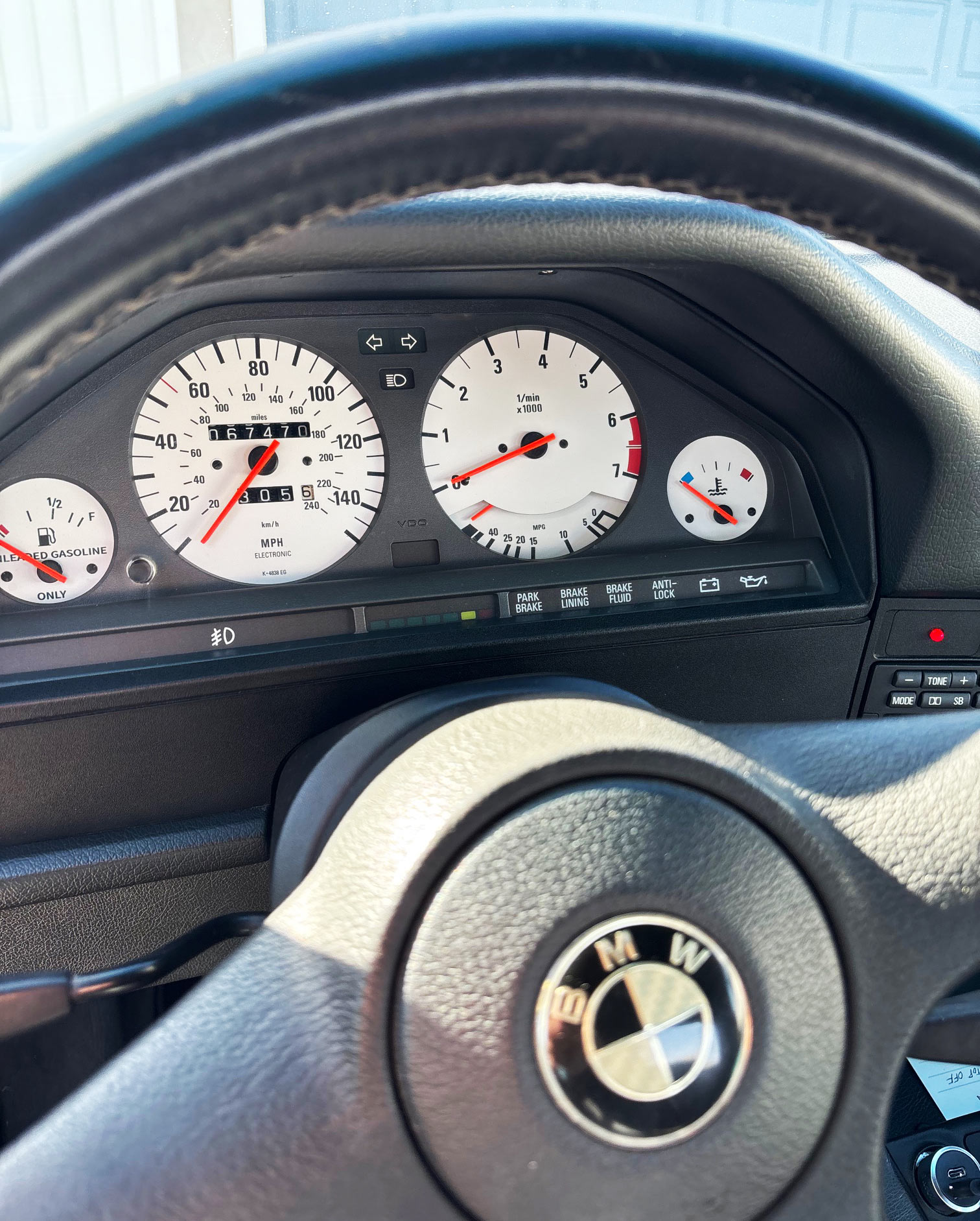 bmw-E30-gauge-gaces-white