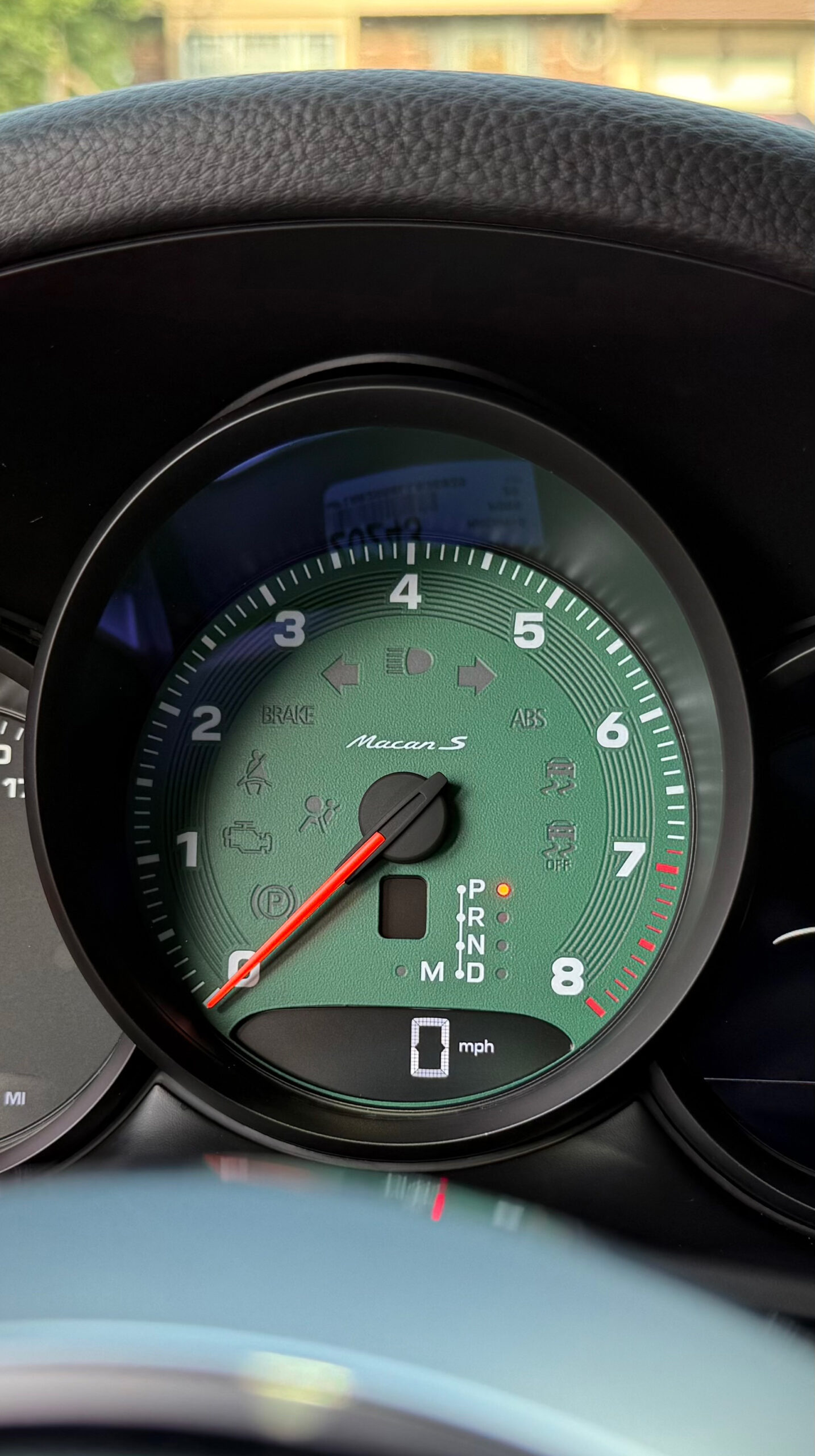 Porsche-Macan-Dark-Green-instrument-cluster-tachometer