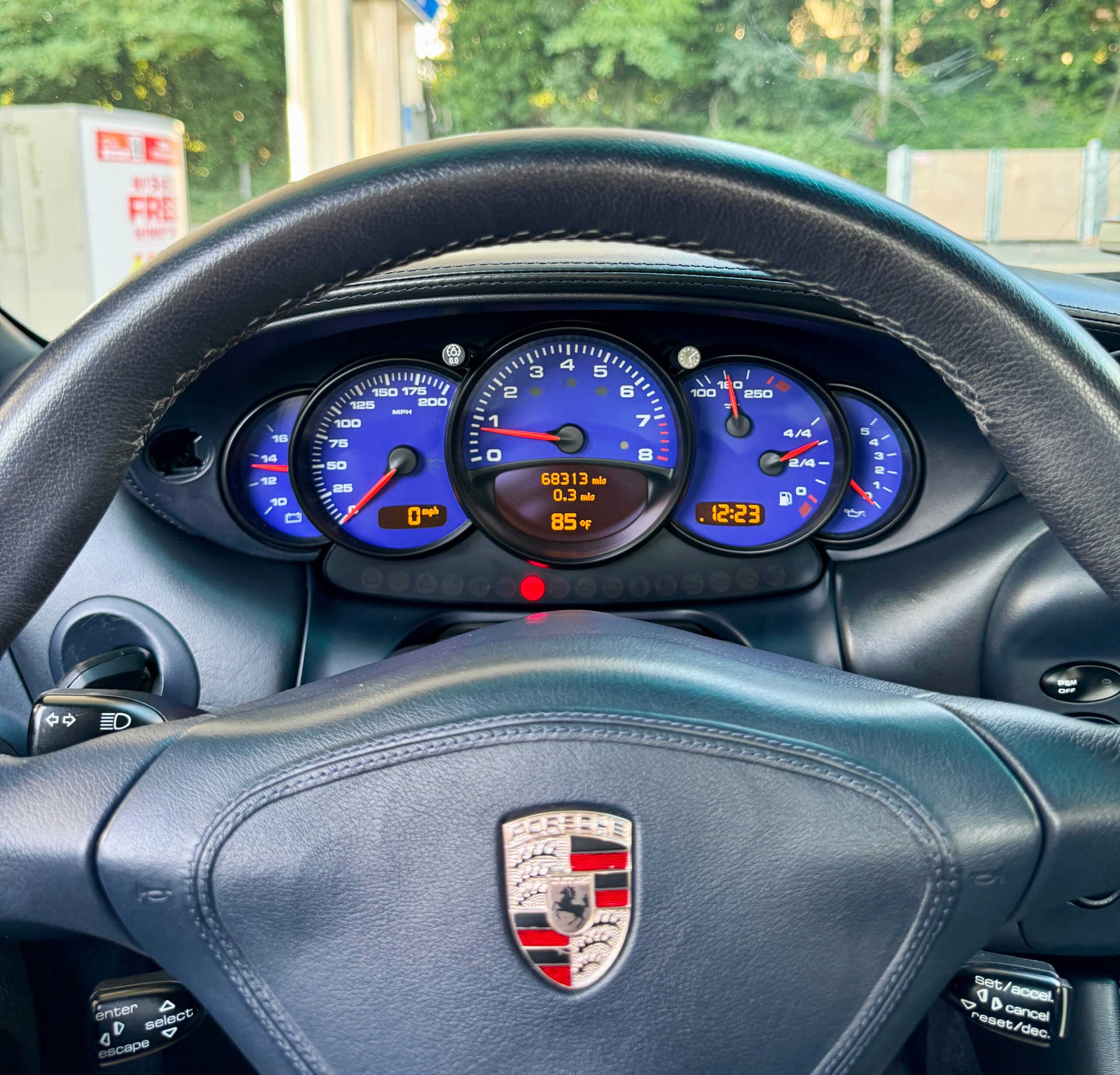 Porsche-911-996-blue-instrument-cluster-gauge-faces